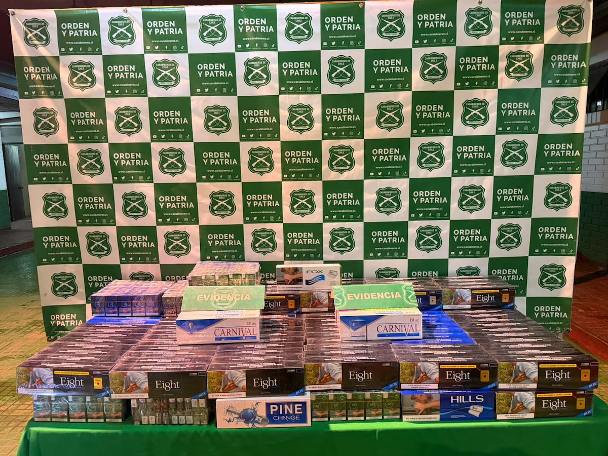 Carabineros detiene a cuatro sujetos e incauta más de 2 mil cajetillas de cigarrillos y medicamentos