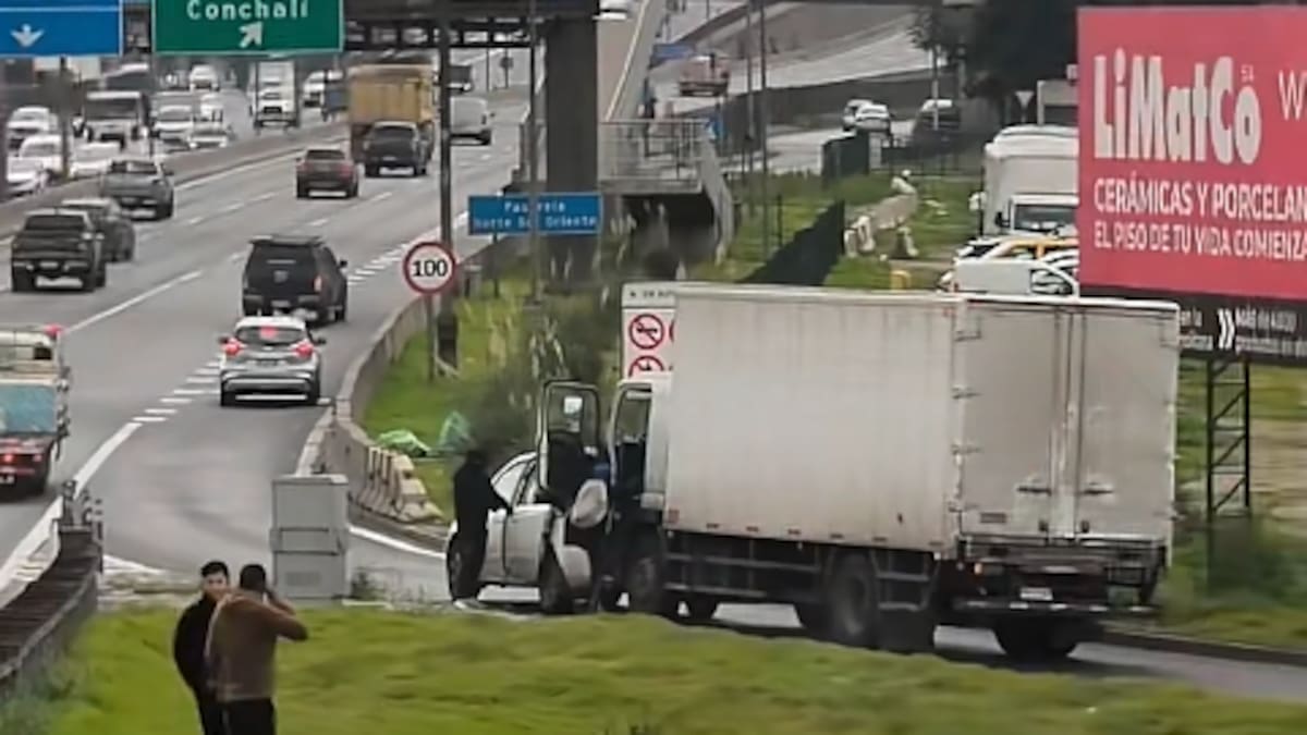 “¡Lo agarraron!”: automovilista graba detención en plena autopista tras robo en Huechuraba