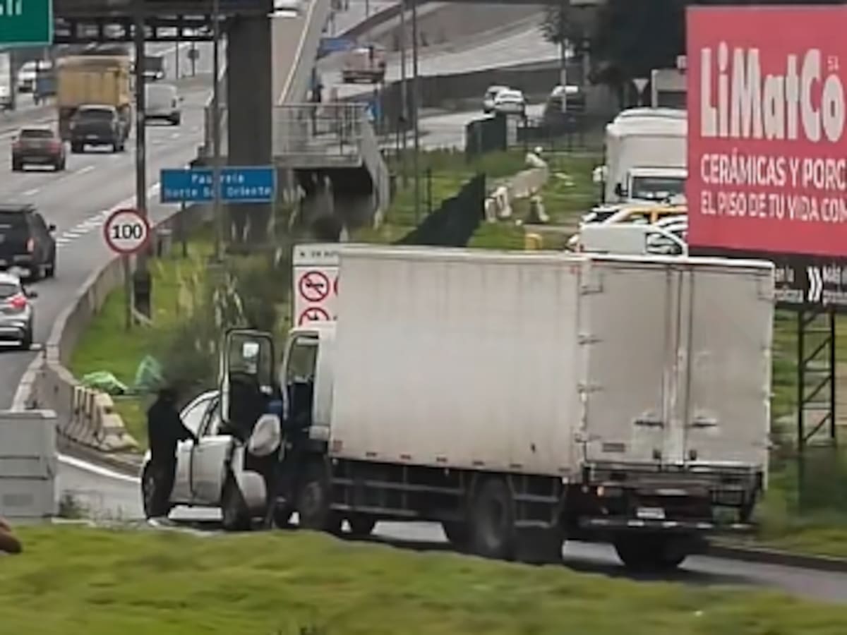“¡Lo agarraron!”: automovilista graba detención en plena autopista tras robo en Huechuraba