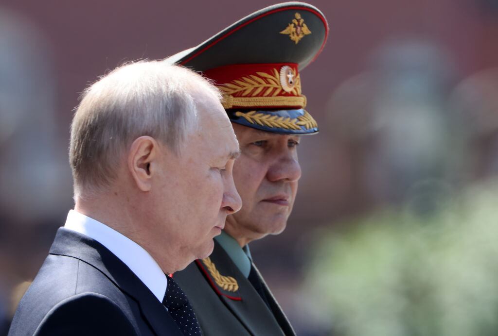 Presidente de Rusia Vladimir Putin con el ministro de defensa Sergei Shoigu