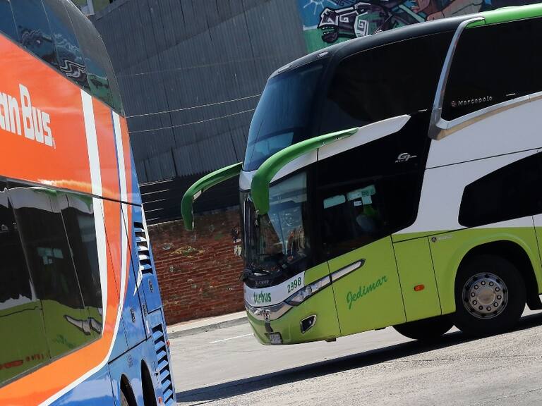 Ministro de Transporte: «No me hace sentido que los terminales de buses estén concentrados en el centro»