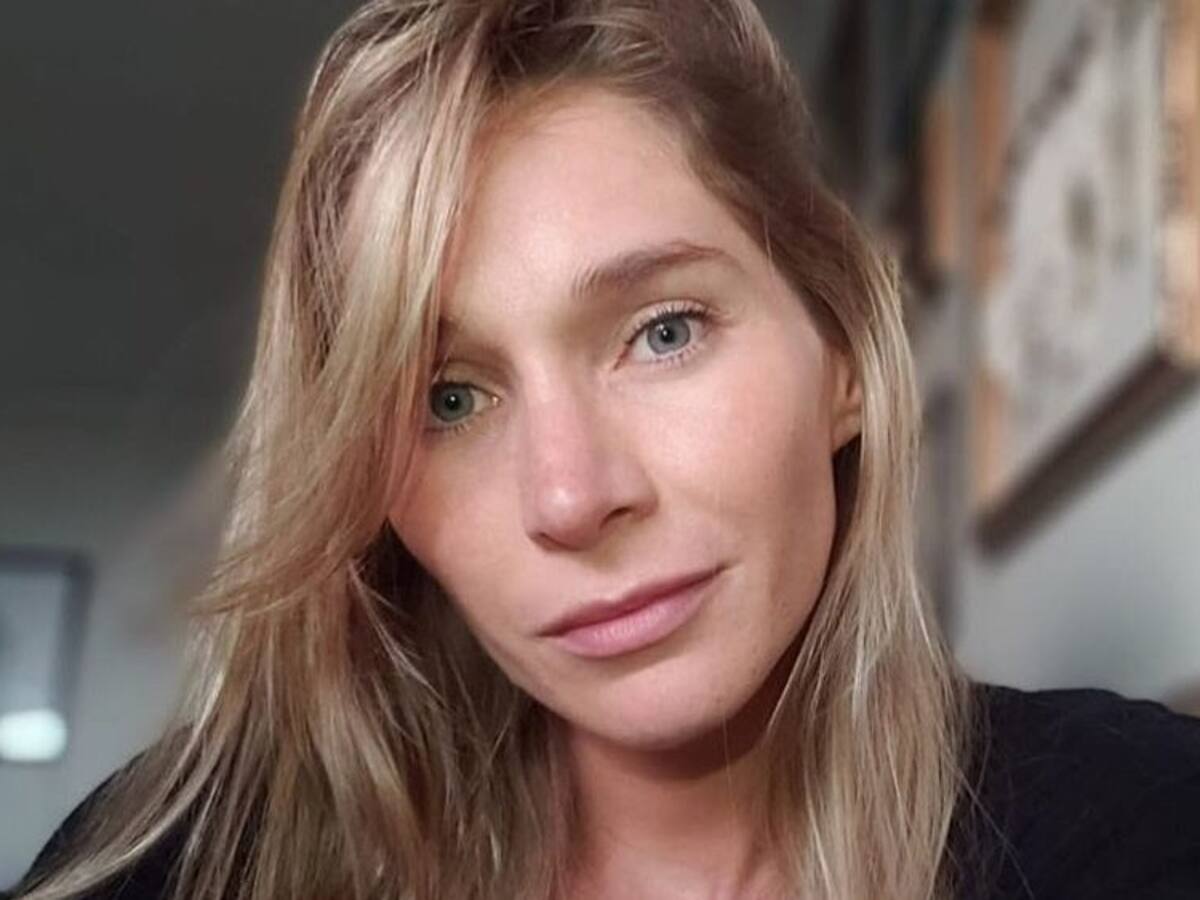Criticaron a Constanza Mackenna tras compartir fotografía junto a su hija y su esposo