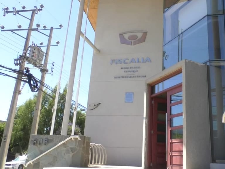 Prisión preventiva para sujeto acusado de almacenar y distribuir pornografía infantil en Coyhaique