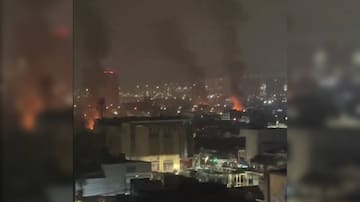 Tres incendios simultáneos afectan a viviendas en Iquique: bomberos trabajan para extinguir las llamas