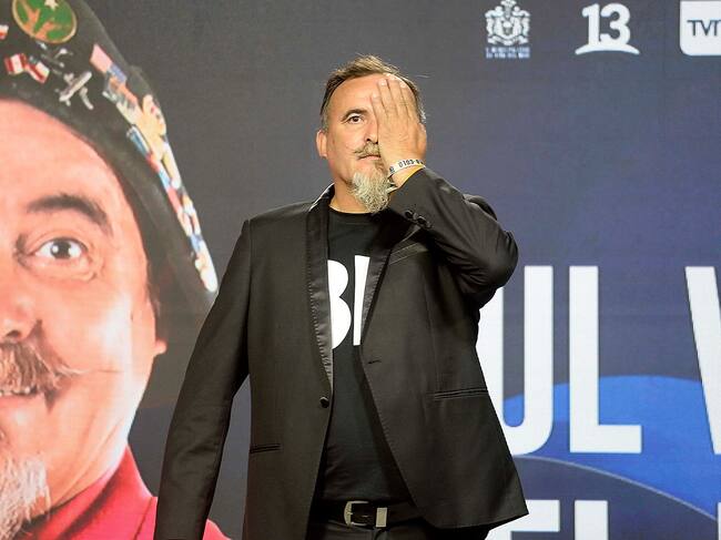 El momento en que Paul Vásquez cubrió uno de sus ojos. Foto: Agencia Uno