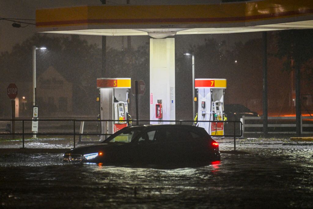 El huracán Milton provoca inundaciones en el estado de Florida, tras tocar tierra en esa región de Estados Unidos