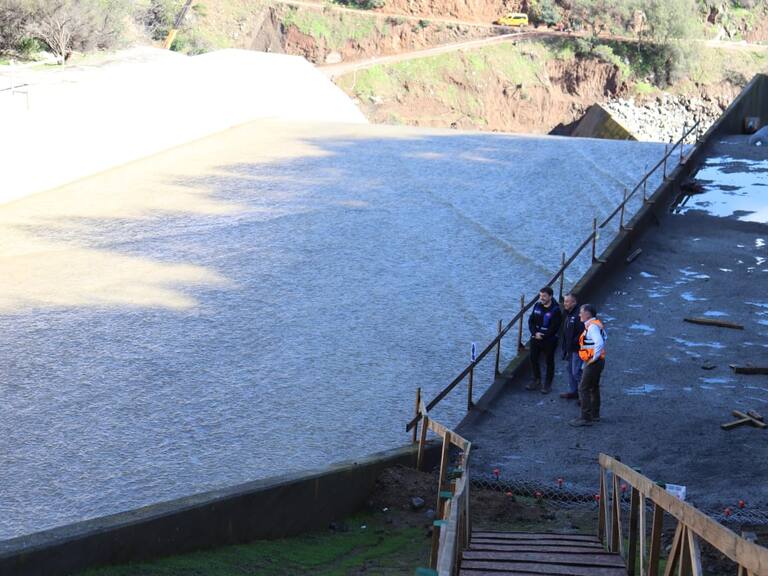 Así luce el embalse Los Aromos: el único en Chile con el 100% de su capacidad ocupada