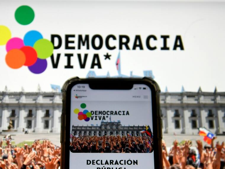 Caso Convenios: Gobierno desmiente versión de exseremi Carlos Contreras sobre el convenio entre el Minvu y Democracia Viva