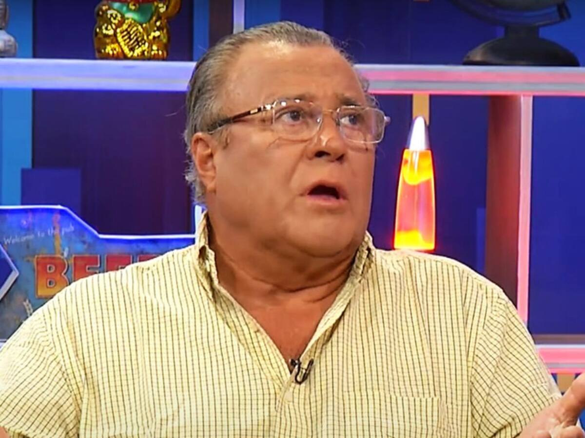 Profesor Campusano desata polémica tras furioso ataque verbal contra conductor que apoya a Jeannette Jara: “Lo agarré a xuxadas”