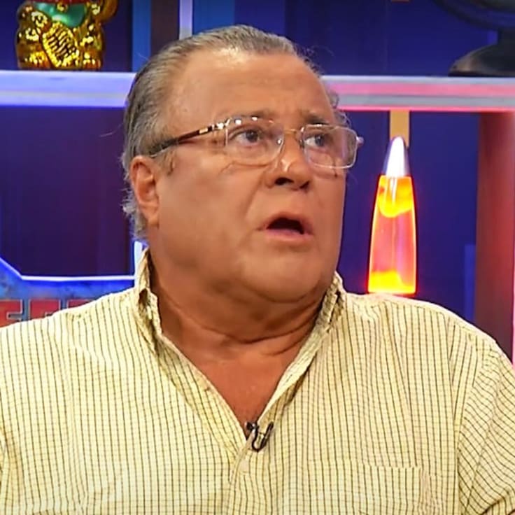 Profesor Campusano desata polémica tras furioso ataque verbal contra conductor que apoya a Jeannette Jara: “Lo agarré a xuxadas”