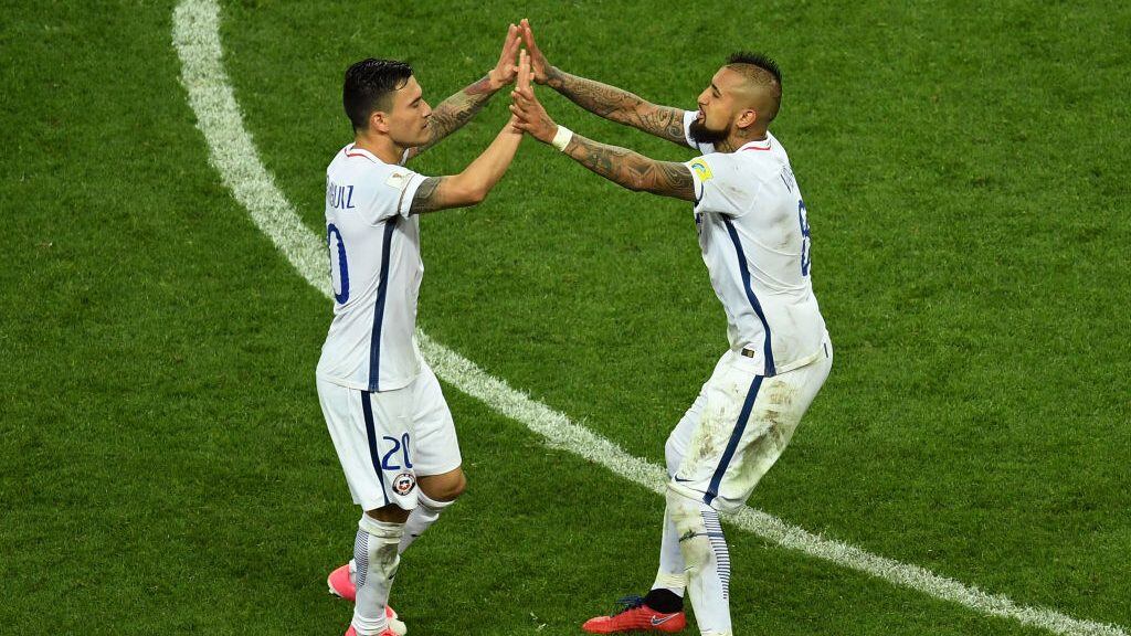 KAZAN, RUSSIA - JUNE 28: Charles Aranguiz of Chile celebrates scoring his sides second penalty with Arturo Vidal of Chile during the FIFA Confederations Cup Russia 2017 Semi-Final between Portugal and Chile at Kazan Arena on June 28, 2017 in Kazan, Russia.  (Photo by Laurence Griffiths/Getty Images)