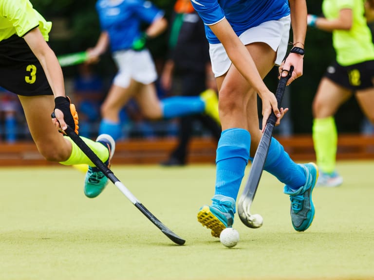 “Estaba vendada, sentada y siento que...”: el crudo relato de jugadora de hockey que denunció abuso en ‘bautismo’