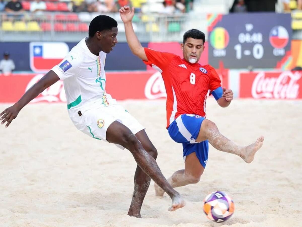 Chile sufre dura derrota ante Senegal en su último partido del grupo en el Mundial de Fútbol Playa 2025