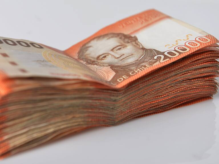 Contraloría determinó que municipalidad de Lampa debe más de mil millones de pesos en cotizaciones