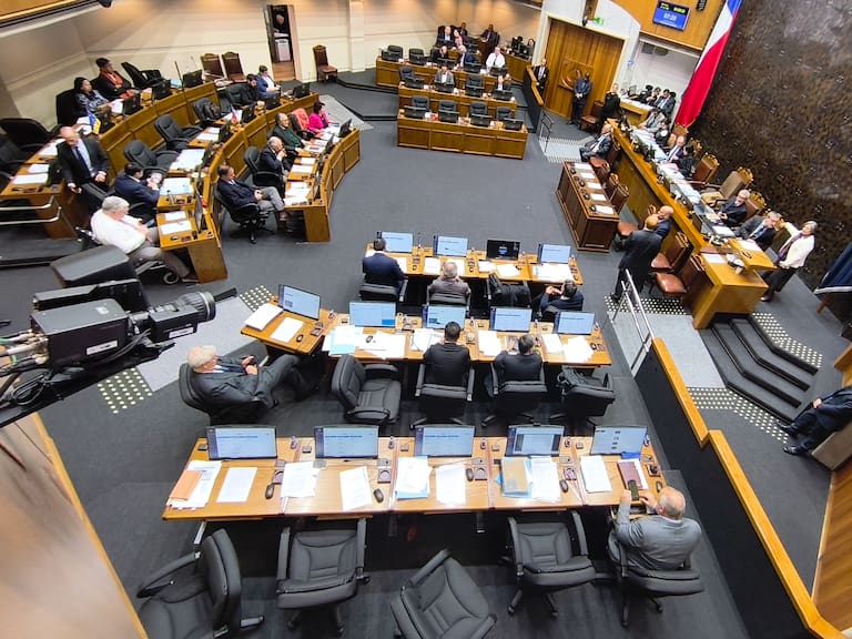 Senado autoriza a Hacienda a sesionar en paralelo