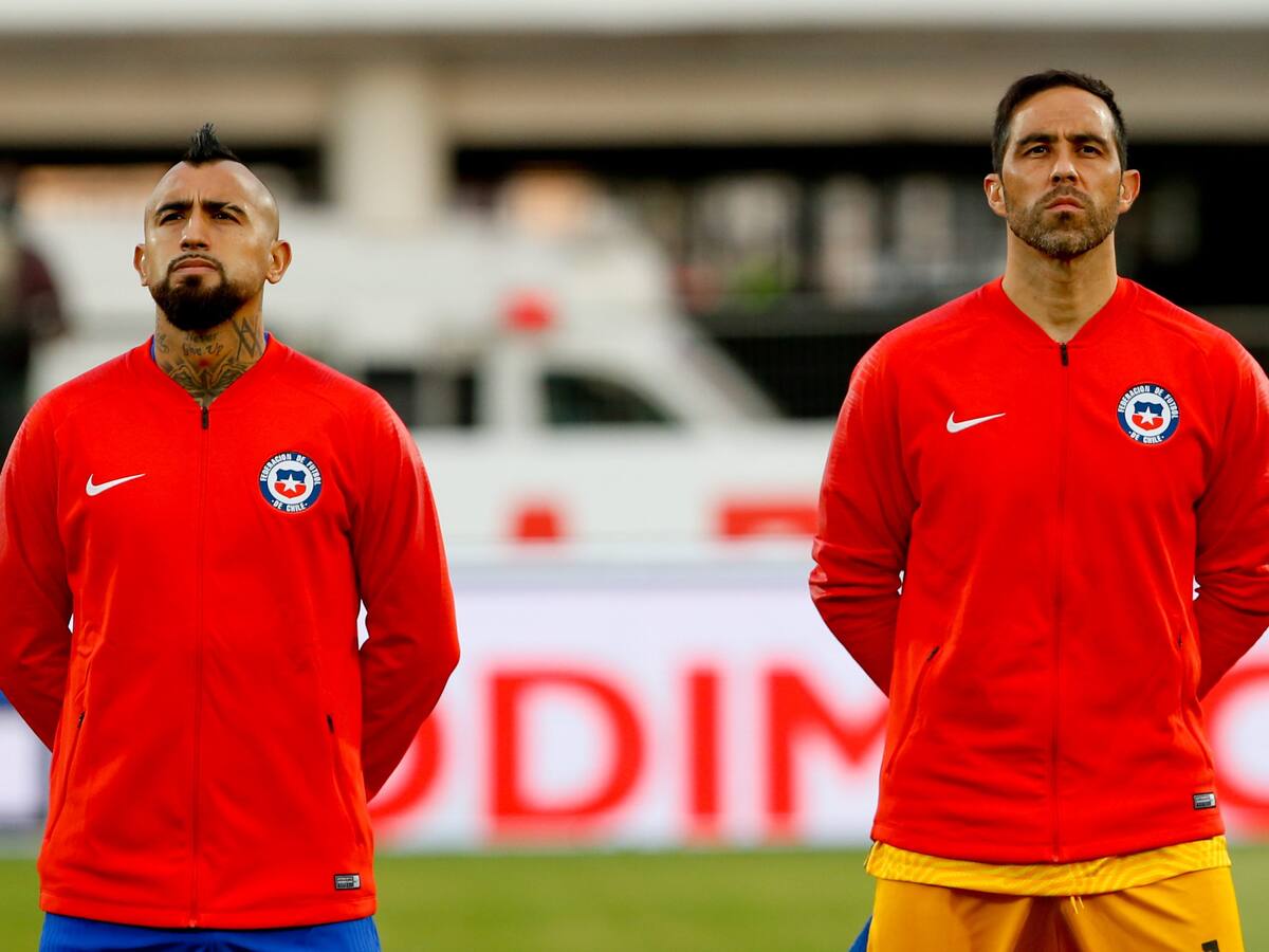 Arturo Vidal y Claudio Bravo pidieron a los hinchas respetar a la Selección de Ecuador