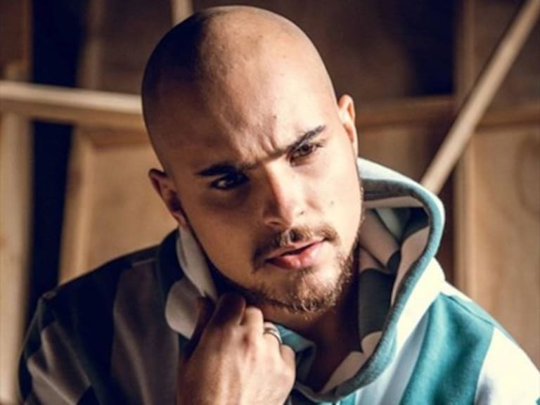 Fanáticos de Augusto Schuster bromearon por fotografía del recuerdo que publicó