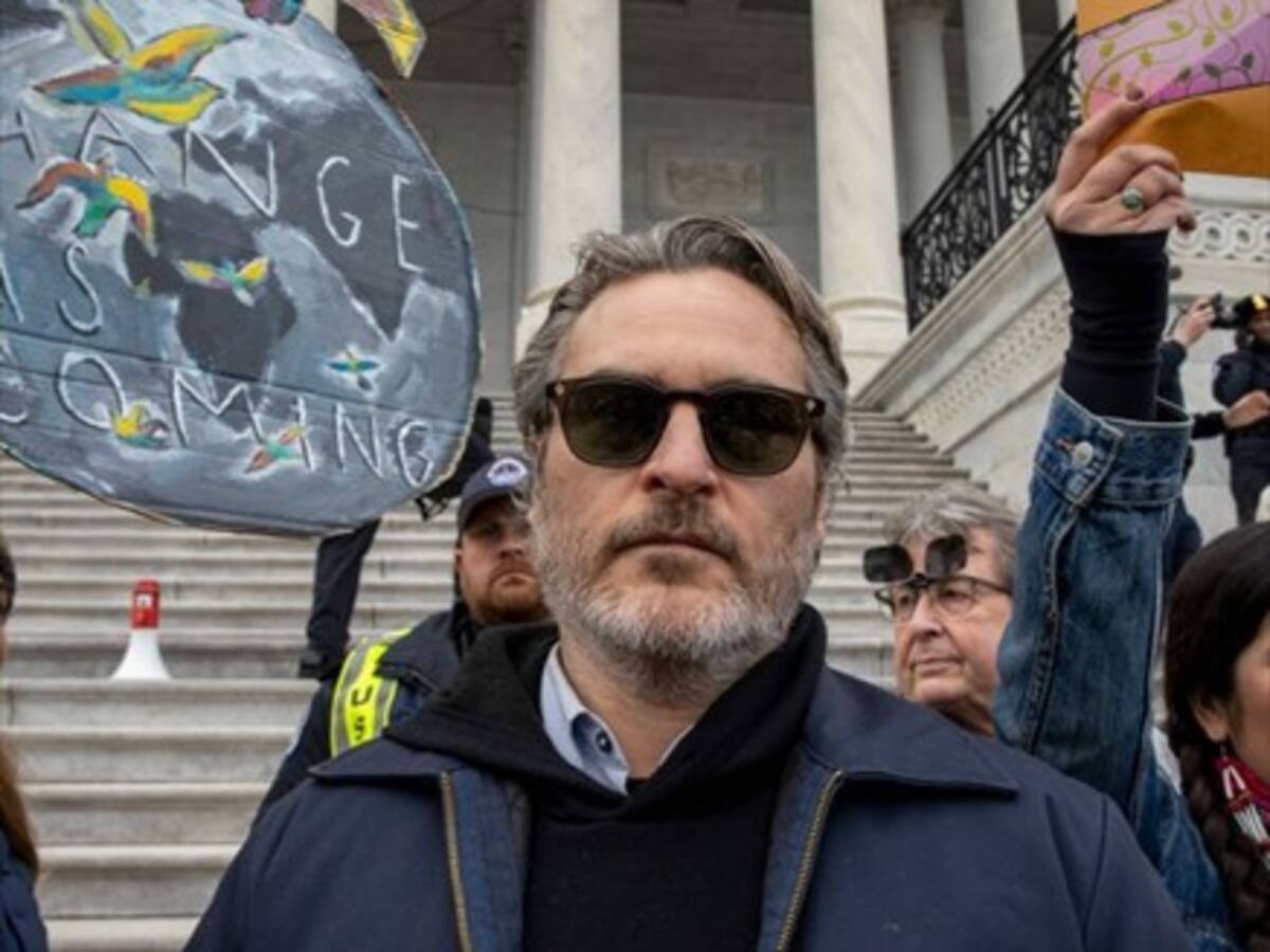Policía detuvo a Joaquin Phoenix mientras protestaba en Washington