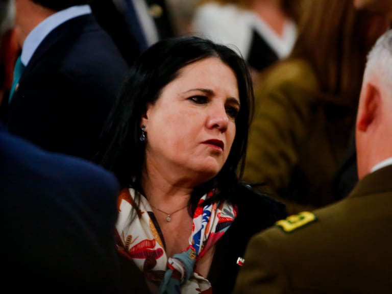 Salida de jefa de Inteligencia de la PDI desata crisis en Seguridad: oposición evalúa interpelar a ministra Steinert