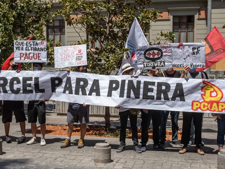 Convención Constitucional: Presidenta del organismo se reunió con grupo que busca «cárcel para el Presidente Piñera»