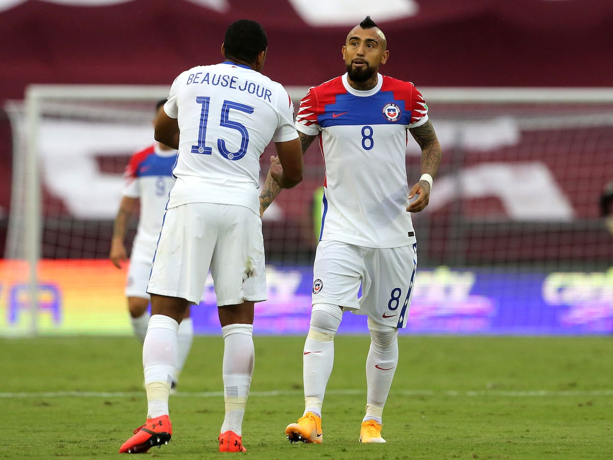 “Si hay alguien que rayó en la falta de respeto fue Arturo”: el duro cruce entre Vidal y Jean Beausejour por el momento de La Roja