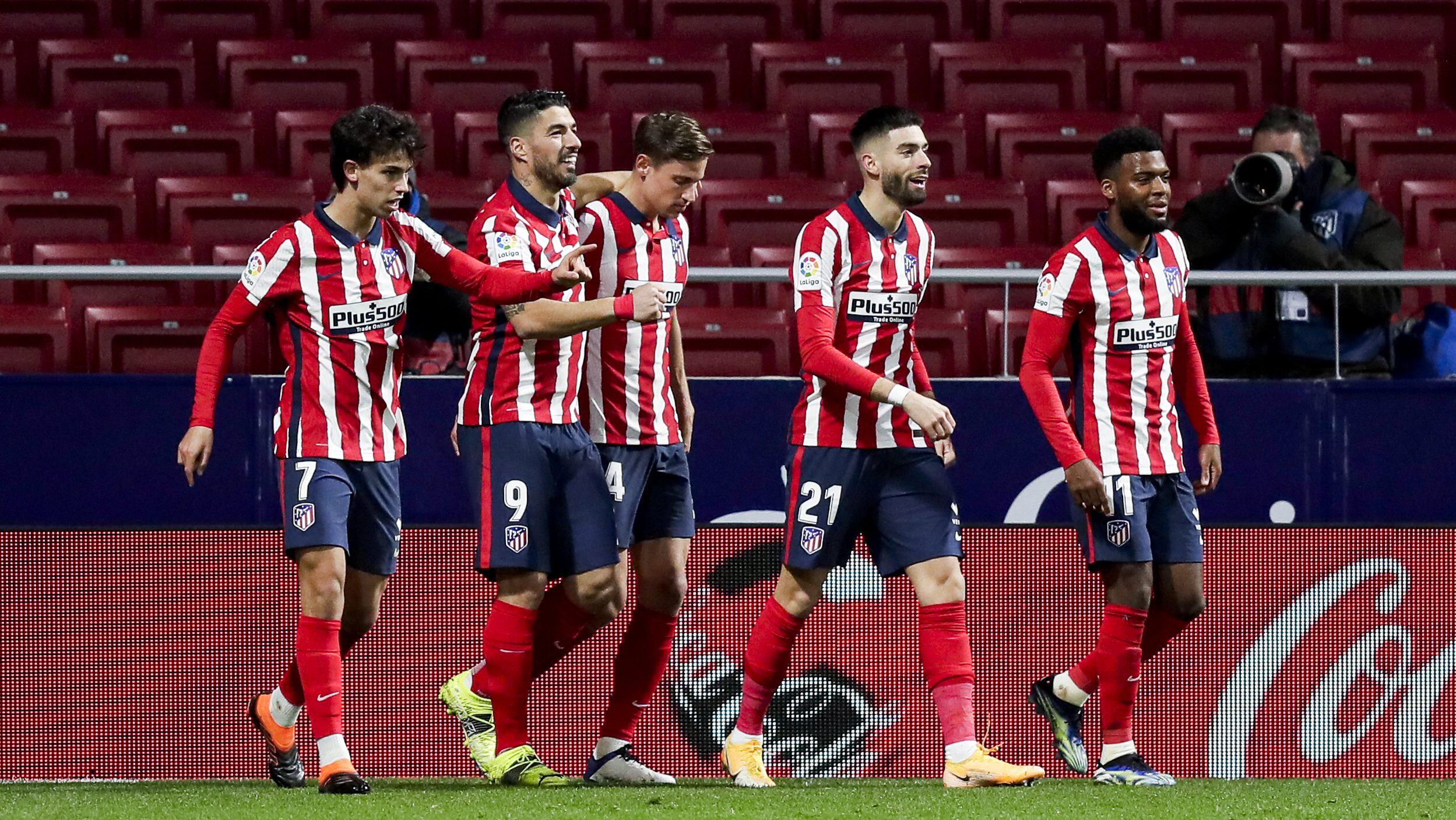 MADRID, SPAIN - JANUARY 24: (L-R) Joao Felix of Atletico Madrid, Luis Suarez of Atletico Madrid, Marcos Llorente of Atletico Madrid, Yannick Carrasco of Atletico Madrid, Thomas Lemar of Atletico Madrid celebrates goal 2-1 during the La Liga Santander match between Atletico Madrid v Valencia at the Estadio Wanda Metropolitano on January 24, 2021 in Madrid Spain (Photo by David S. Bustamante/Soccrates/Getty Images)