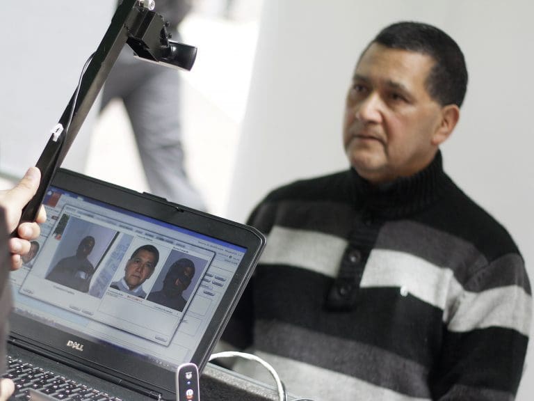 Comisión de Economía de la Cámara Baja pidió pronunciamiento de Contraloría por el proceso de licitación de carnet y pasaportes