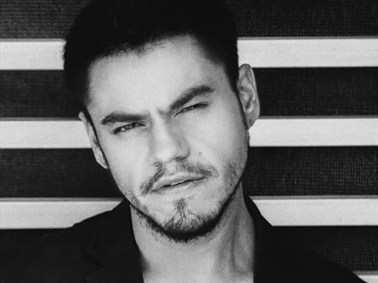 Kevin Vásquez recibió duro comentario homofóbico por parte de una seguidora