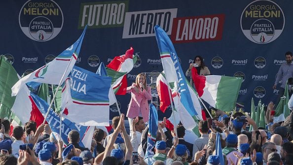 NAPLES, CAMPANIA, ITALY - 2022/09/23: Prime ministerial candidate Giorgia Meloni addresses to supporters during a meeting of the 'Fratelli D'Italia' party on the beach in the Bagnoli district, during the election campaign for the general elections. (Photo by Salvatore Laporta/KONTROLAB/LightRocket via Getty Images)