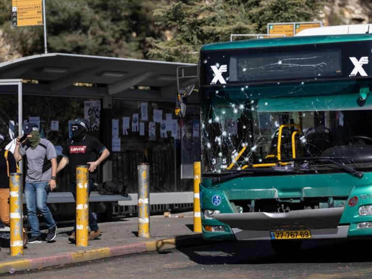 Doble atentado con bombas en Jerusalén deja una persona muerta