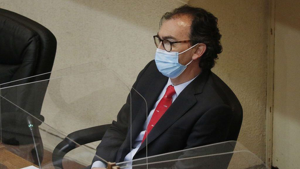 22 DE JUNIO DE 2021/VALPARAISOEl ministro Raul Figueroa, durante la sesion del Senado, que revisa el proyecto que reajusta el salario minimo.
FOTO: LEONARDO RUBILAR CHANDIA/AGENCIAUNO