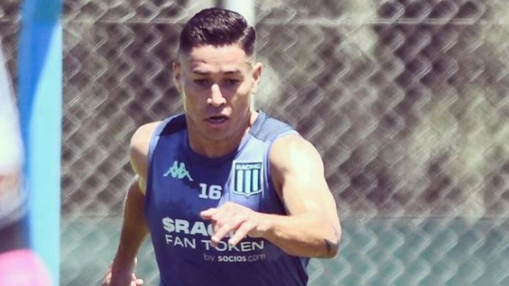 El complicado momento de Óscar Opazo en Racing Club: aún no debuta oficialmente tras dos meses en el club
