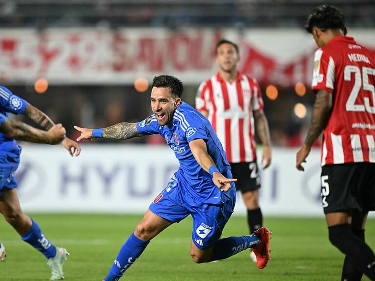 Los números de la U jugando de visita en torneos internacionales