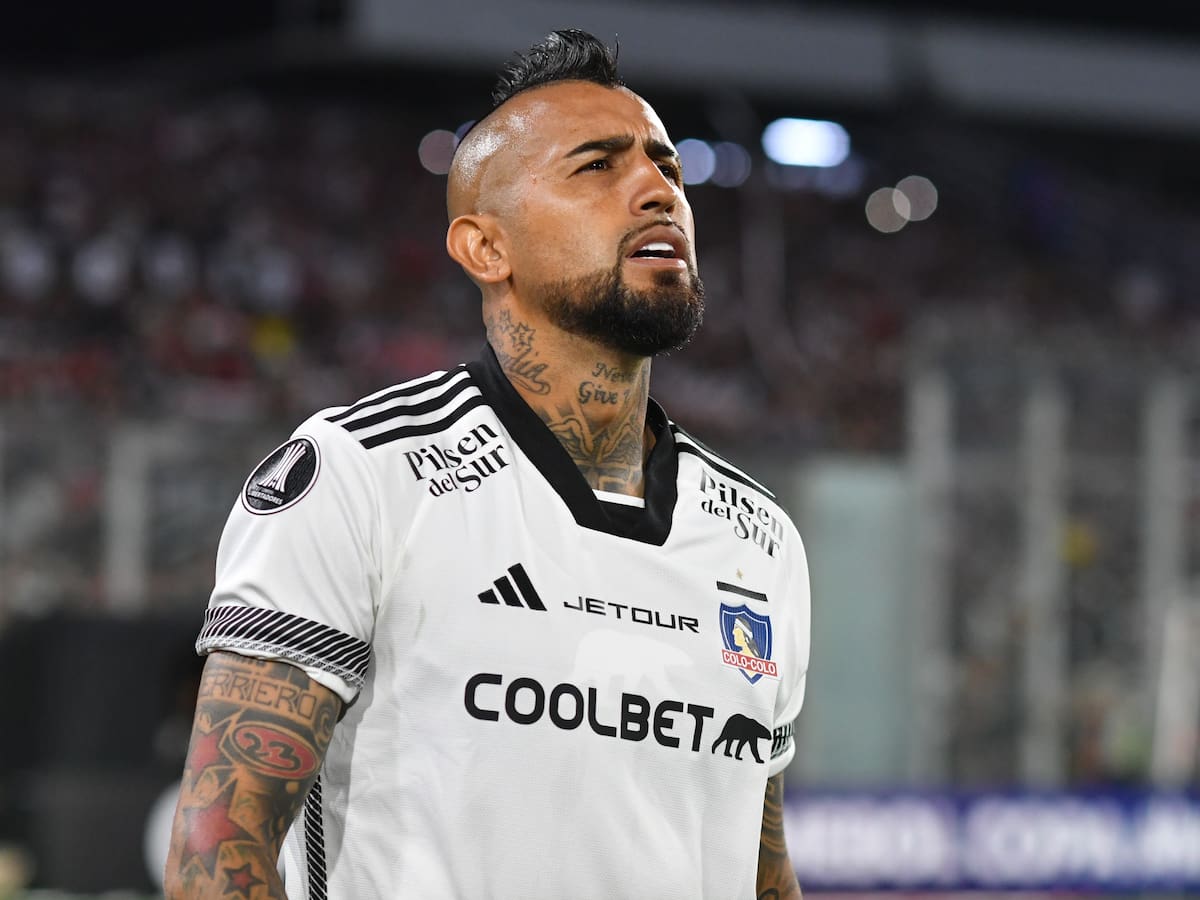 Descartan un nombre que Arturo Vidal pidió para Colo Colo: “Si se queda en Chile, va a jugar en Católica”