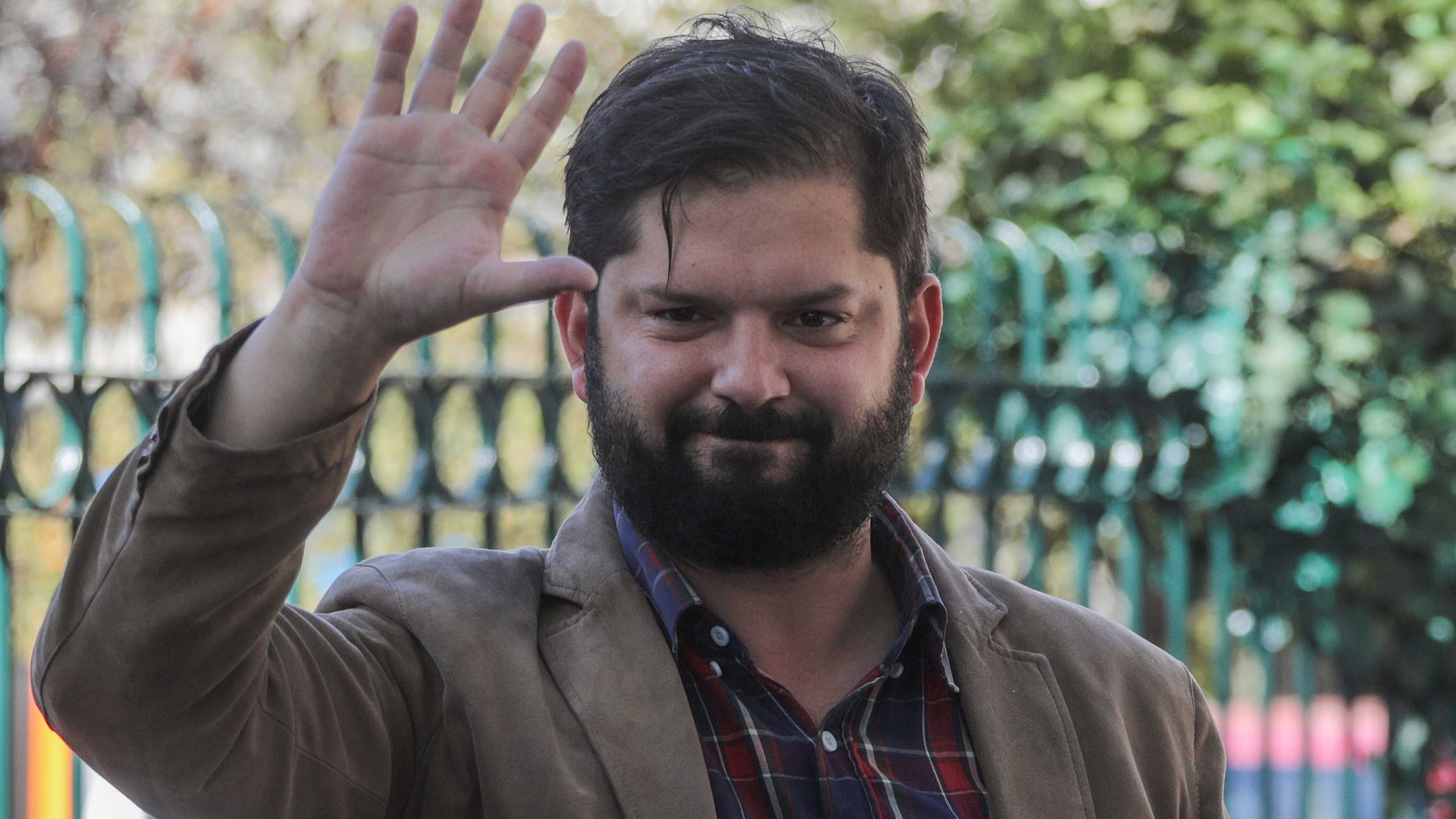 3 de enero del 2022/SANTIAGOEl Presidente electo, Gabriel Boric, llega a su comando en la calle Condell 249, en la comuna de Providencia, tras las fiestas de fin de año.
FOTO: SEBASTIAN BELTRAN GAETE/AGENCIAUNO