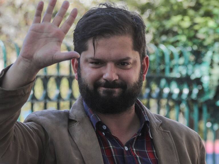3 de enero del 2022/SANTIAGOEl Presidente electo, Gabriel Boric, llega a su comando en la calle Condell 249, en la comuna de Providencia, tras las fiestas de fin de año.
FOTO: SEBASTIAN BELTRAN GAETE/AGENCIAUNO