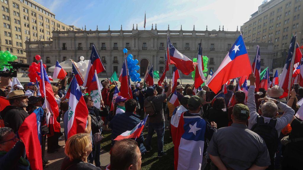 Marcha, la moneda, team patriota, 1024x576 jpg ok