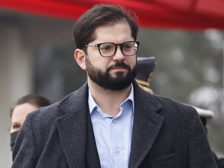 Presidente Gabriel Boric viaja rumbo a Colombia para cambio de mando