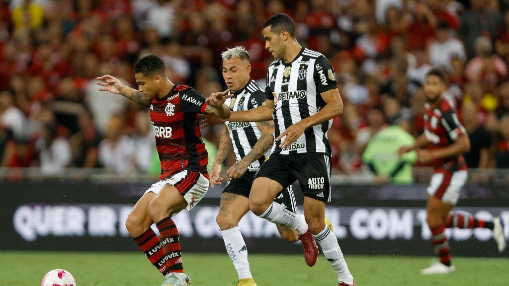 Flamengo derrota a Atlético Mineiro por la fecha 32 del Brasileirao