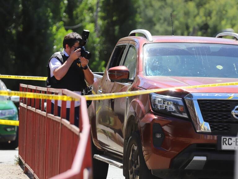 Valparaíso: Hombre muere baleado mientras estaba estacionado afuera de un colegio