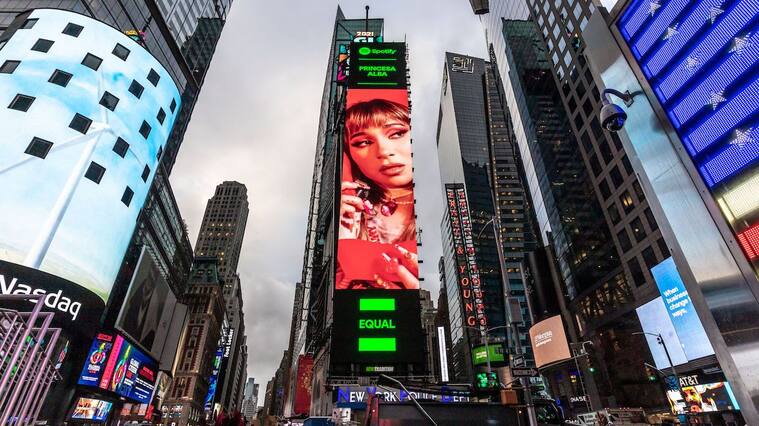 Princesa Alba en el Times Square