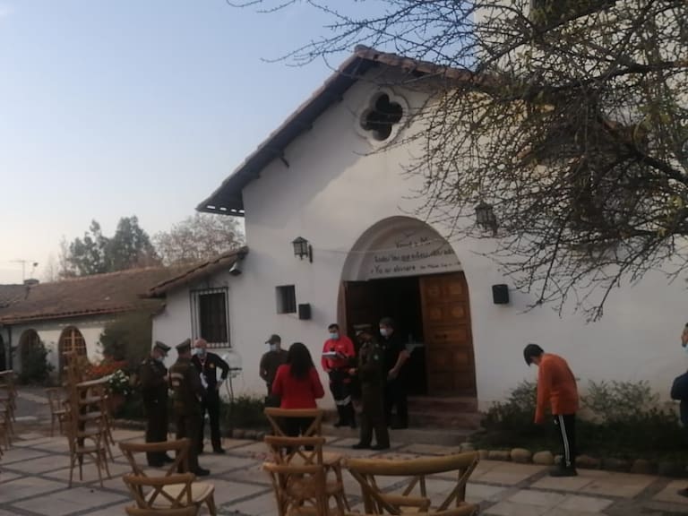 Fiscalizan matrimonio en iglesia de Las Condes: funcionario municipal fue agredido