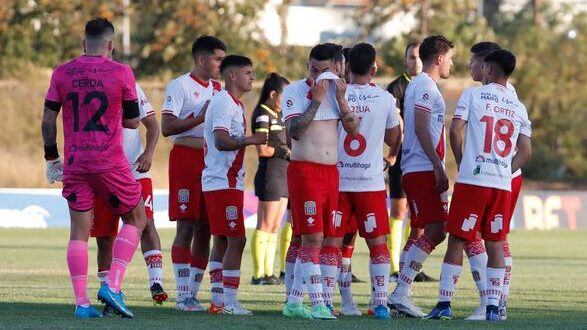 Problemas para Curicó Unido: detectaron cinco casos positivos de covid-19 en el club