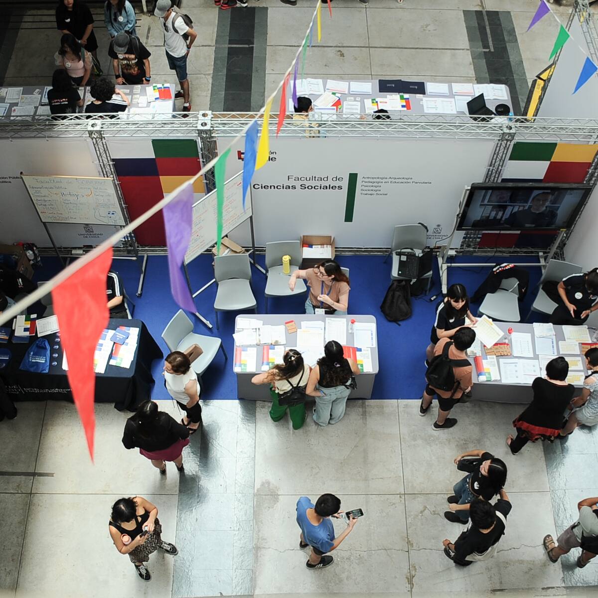 ¿Carreras de 3 años? Lo que se sabe del proyecto que busca reducir duración de la formación universitaria en Chile