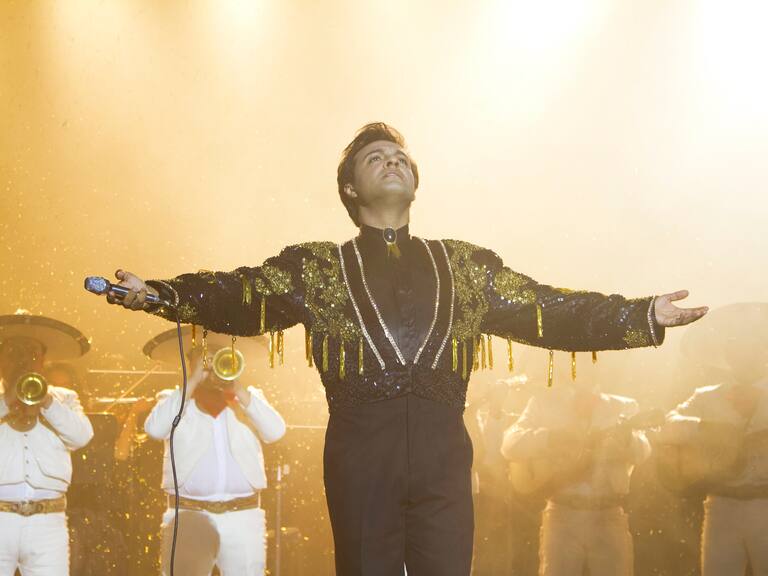 Así es «Hasta que te conocí» la serie sobre Juan Gabriel que llega a TVN