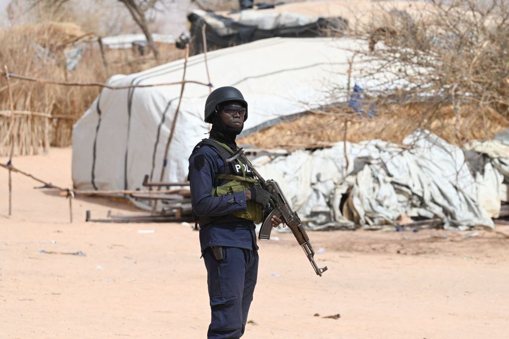 Policía de Nigeria vigila una zona del estado de Niger