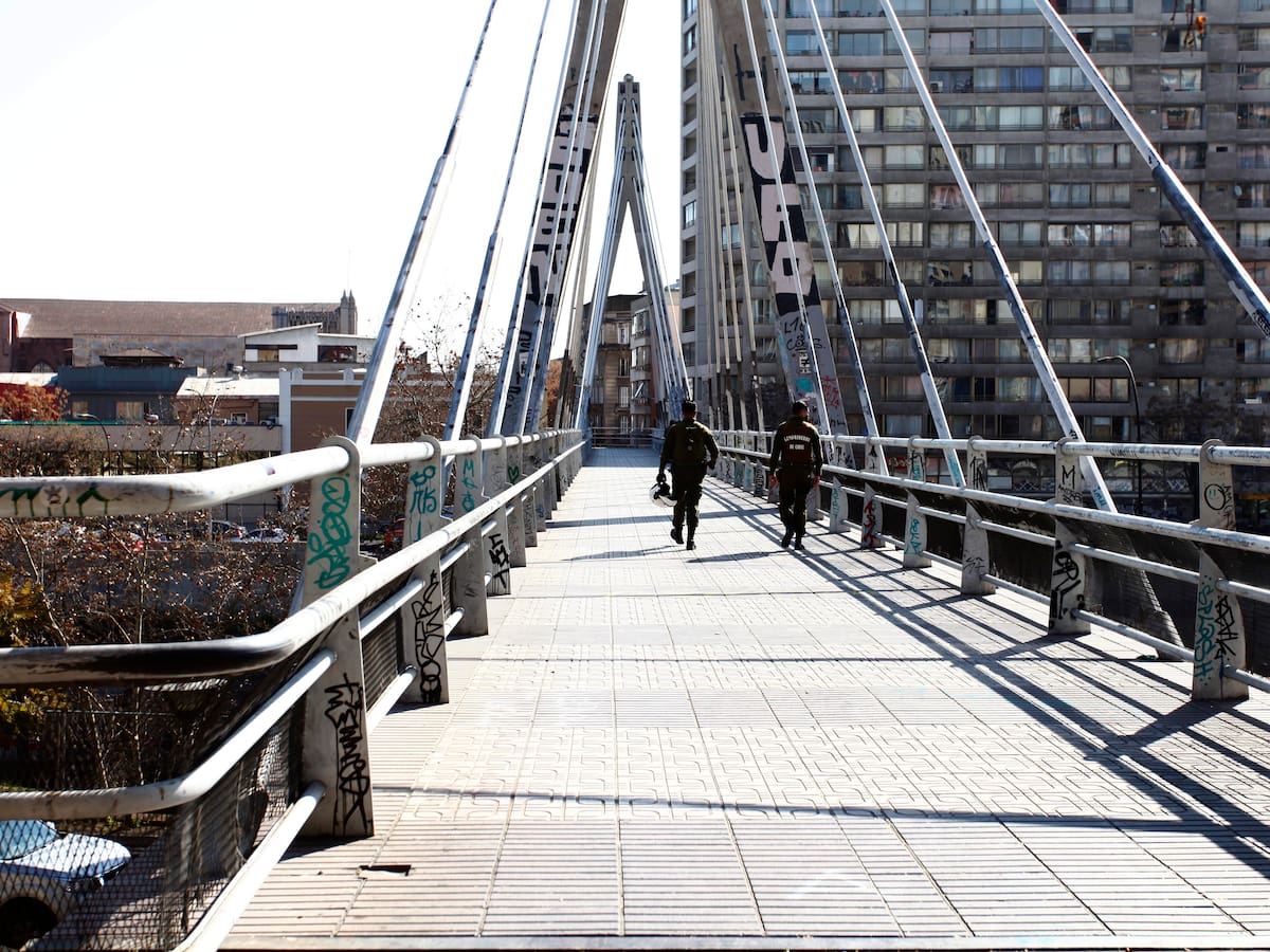 “Terminó convertido en un foco de delincuencia”: cierran Puente Huérfanos en Santiago para iniciar obras de recuperación