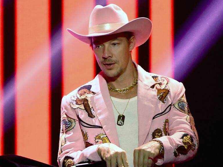 Tuvo que aclarar la situación: Diplo fue duramente criticado por vivir con conocida tiktoker de 19 años