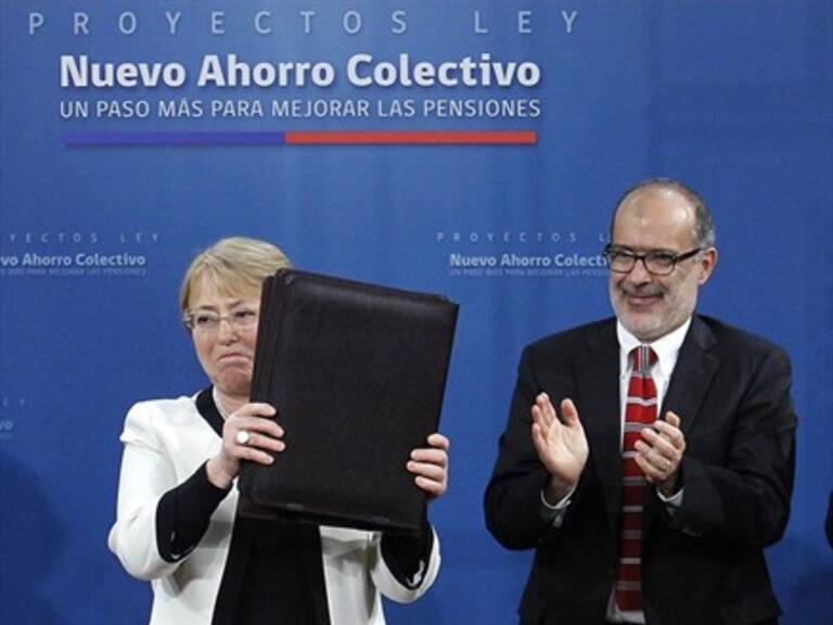 Presidenta Bachelet firmó proyecto de reforma al sistema de pensiones