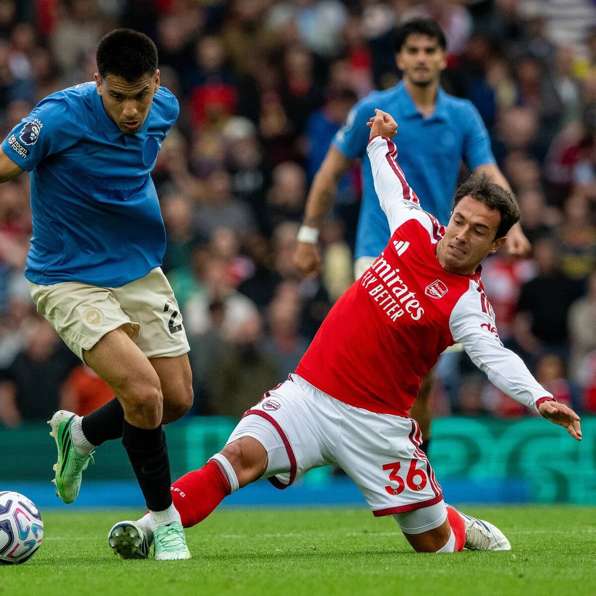 La particular camiseta del equipo que le quitó el invicto al vigente campeón de la Premier League